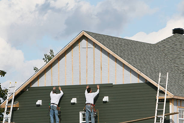 Professional Siding Replacement technician working in Mount Royal, NJ
